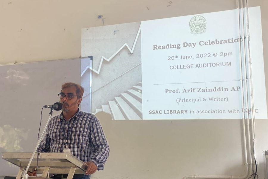 Abdul Khader, Librarian, addressing the Gathering